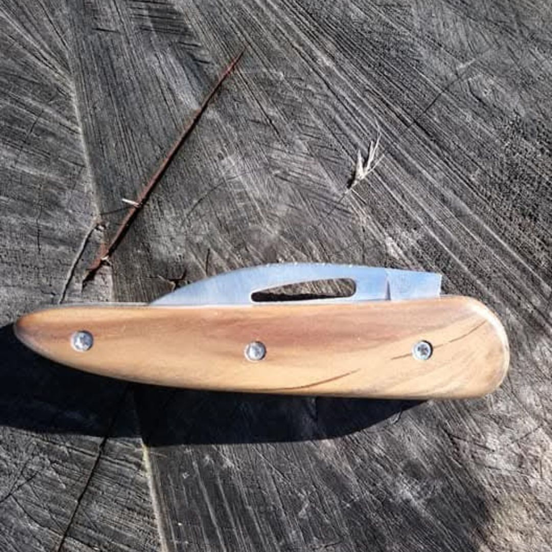 Modèle moyen avec manche en bois
